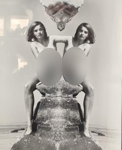 null André de DIENES (1913-1985). 

Montage of a female nude on a rock. Circa 1950....
