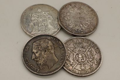null Lot de quatre pièces en argent comprenant :

- 5 Francs Napoléon III tête laurée...