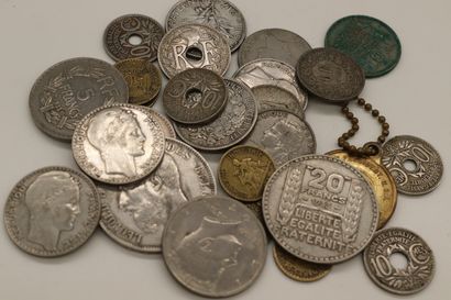 null Lot de pièces françaises et étrangères du XIXe et XXe siècle, certaine en argent....