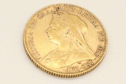 null Pièce en or Grande Bretagne Victoria souverain d'or à la tête voilée (1900)

TB....
