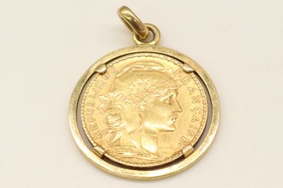 null Pièce de 20 Francs or au Coq 1907 montée en pendentif.

poids : 9.2g.