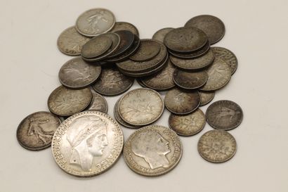 null Lot de pièces en argent comprenant : 

10 Francs Turin 1931, 1932.

20 Francs...