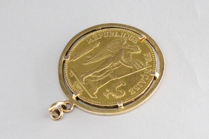 Pièce en or de 100 Francs (1905 A), montée...