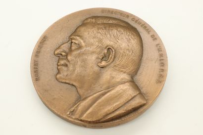 null Médaille de table en bronze

Avers : profil gauche de Robert Prigent directeur...