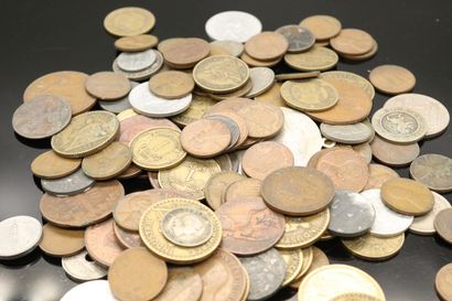 null Vrac de pièces de monnaie, majoritairement françaises XXème.

Poids : 549 g...