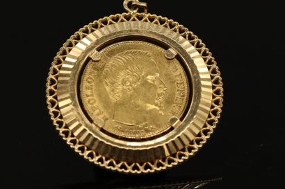 null Napoleon III gold coin set in a 18k (750) yellow gold corolla pendant. 

Marked...