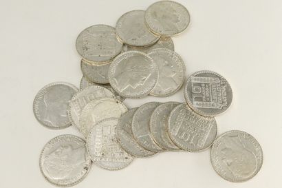 null Lot de 20 pièces en argent de 10 Francs.

Poids : 200. 43 g.