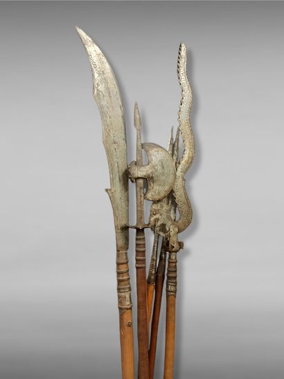 null INDOCHINA - Early 20th century

Set of five wooden ritual halberds, one ending...