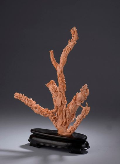 null CHINA - Early 20th century

Pink coral group with four main branches with carved...