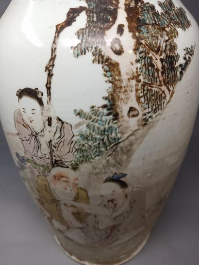 null Large Chinese porcelain vase with polychrome enamel decoration featuring two...