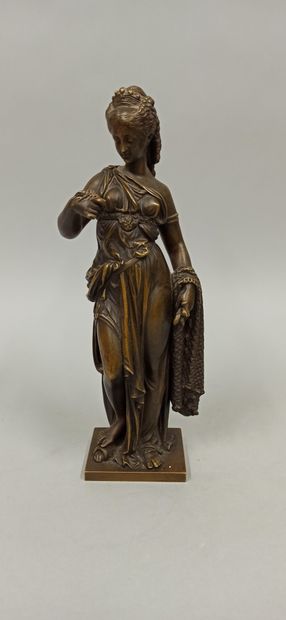 null Paul DUBOY (1830-c.1887)

Femme à l'antique tenant une écrevisse

Bronze à patine...