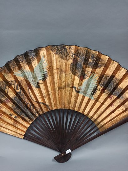 null CHINA - 20th century

Large decorative fan with cranes and pines on a gilded...