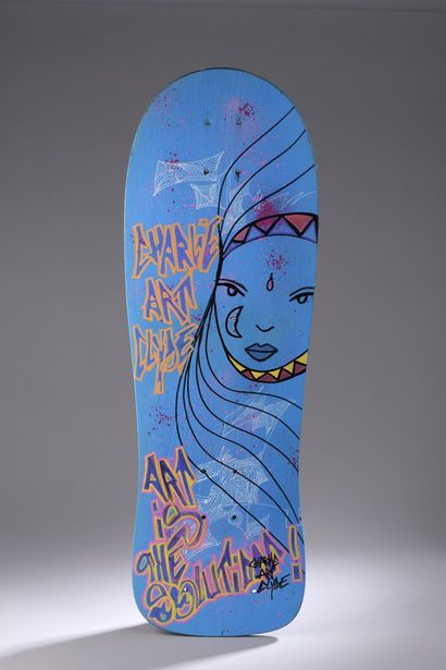 CHARLIE ART CLYDE (née en 1978) 
Art is the solution, 2021 
Skate Board customisé...