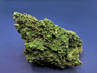null Green pyromorphite: gangue lined with acicular tufts, small geode 

Mine Les...