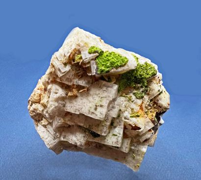 null Pyromorphite, fluorite: green acicular crystal patches on white fluorite cubes...