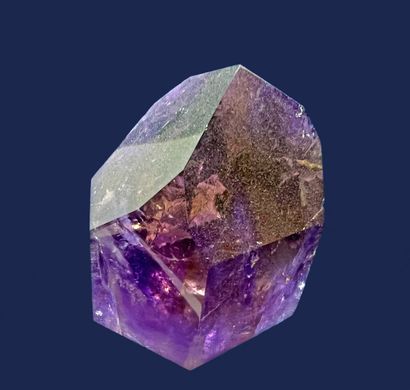 Ametrine : elegant mono crystal finished...