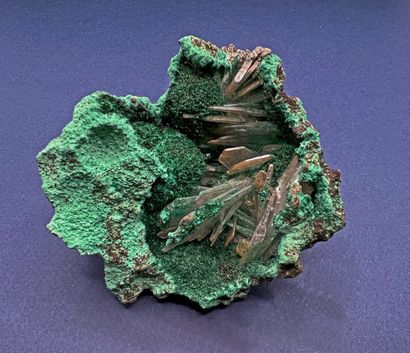 null Malachite, baryte: small flat geode with translucent baryte tablets (1983)

Katanga...