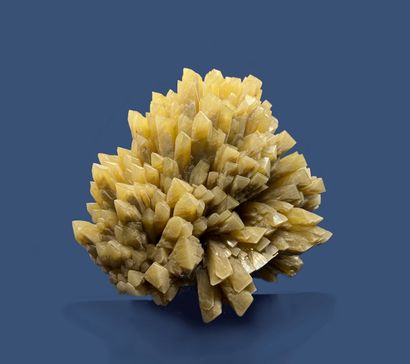 null Baryte: beautiful thick, yellow, rather bright "whistles" (1977)

Mine Le Maine,...