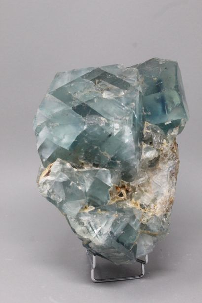 null Blue Fluorite: cubes up to 95 x 90 x 75 mm, unique blue color 

(now faded),...
