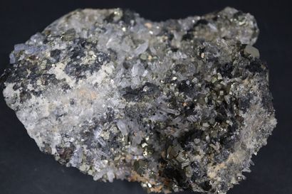 null Nice association hyaline quartz (15 mm), black crystallized sphalerite (20 mm),...