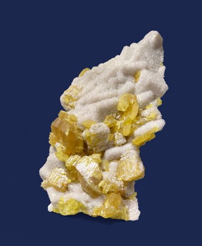 null Beautiful native sulfur: bipyramid crystals of complex form (up to 50 mm) 

on...