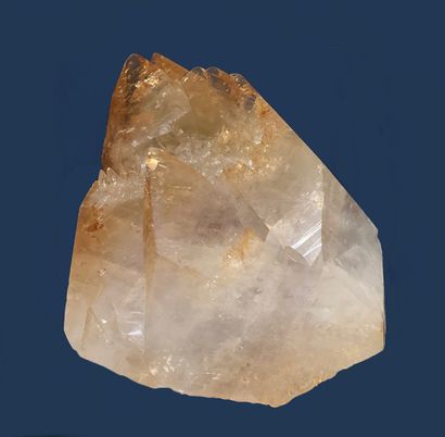 null Calcite: exceptionally large free honey-colored scalenohedra, brilliant with

limpid...
