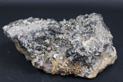 null Nice association hyaline quartz (15 mm), black crystallized sphalerite (20 mm),...