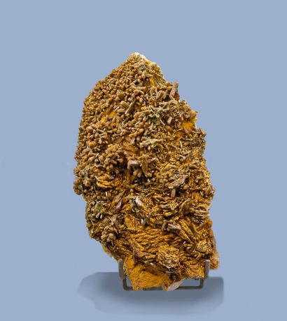 null Pyromorphite: green-brown barrels with orange end (up to 10 mm) on 

orange...