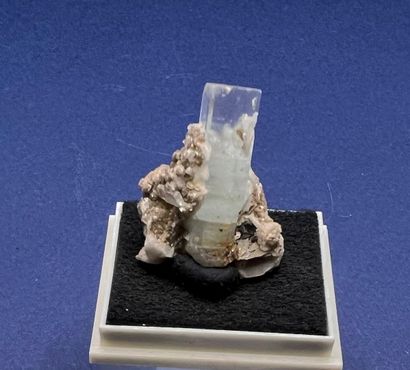 null Aquamarine, mica: finished hexagonal crystal (25 mm), light blue to milky Badakhshan,...
