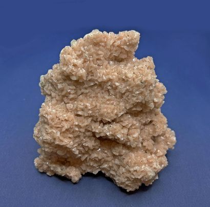 null Dolomite: aggregate of pinkish beige crystals "in the saddle of a horse". 

Arkansas,...