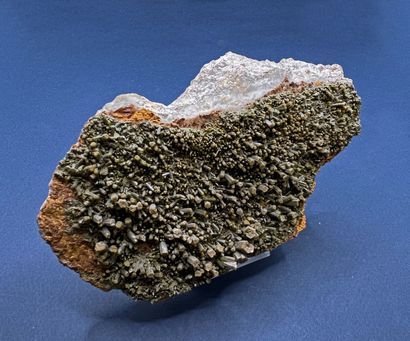 null Pyromorphite: dense bed of green-brown barrels with yellow endings 

(up to...