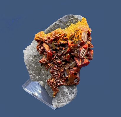 null Realgar, calcite: prismatic crIstals (15 mm) red-brown, on pale yellow to green...