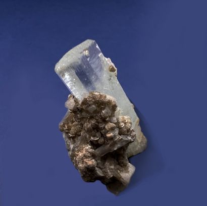 null Aquamarine, mica: finished hexagonal crystal (25 mm), light blue to milky Badakhshan,...