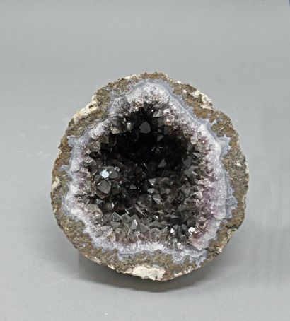 null Quartz morion: geode covered with black sub-centimetric crystals 

Durango,...