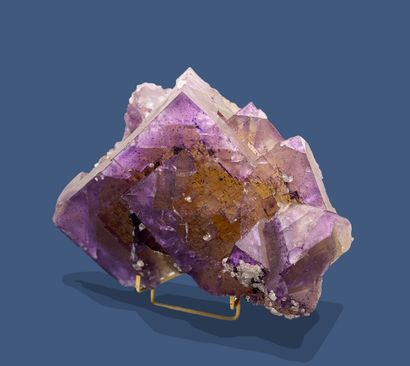 Exceptional mauve fluorite in large cubes...