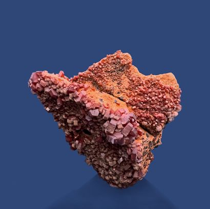 null Vanadinite : hexagonal crystals (8 mm) orange ; red on the left side Mibladen,...