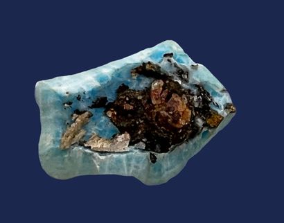 null Hemimorphite : small turquoise blue mamelon crust 

Probably from the Pyrenees...