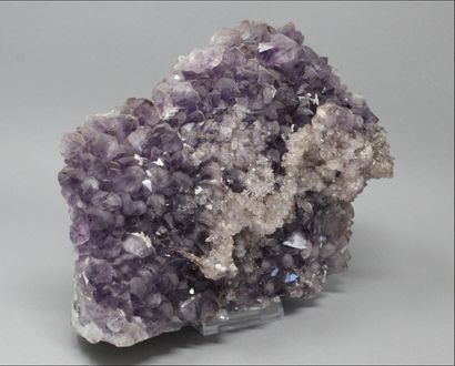 null Quartz améthyste en cristaux bipyramidés (2 cm), quartz fumé à hyalin en cristaux...