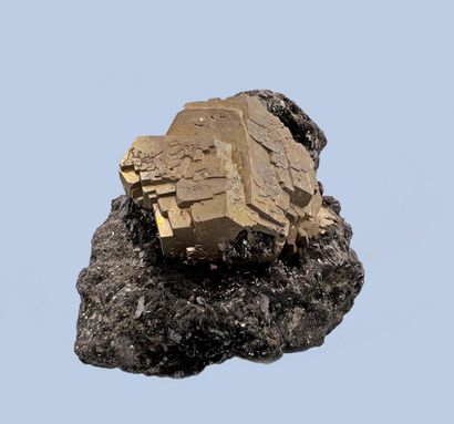 null Hematite, Pyrite: bright dodecahedra up to 4 cm on hematite (1986)

Rio Marina,...