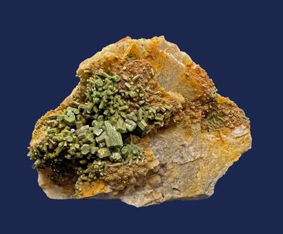 null Pyromorphite: localized bed of green hexagonal barrels (up to 15 mm), resinous...