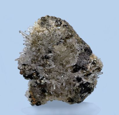 Marmatite: black sphalerite, pyrite cubes,...