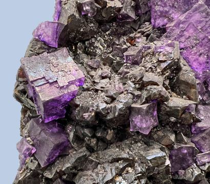 null Very nice purple fluorite with calcite, celesto-baryte, blende. Fluorite: cubes

intense...