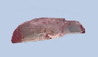 null Kunzite: beautiful free eroded pink crystal (yellow reflection), gem and brilliant...