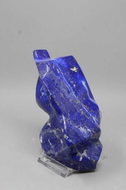  Lapis Lazuli : beau bloc poli d'un bleu profond, avec inclusions de pyrite et 
calcite...