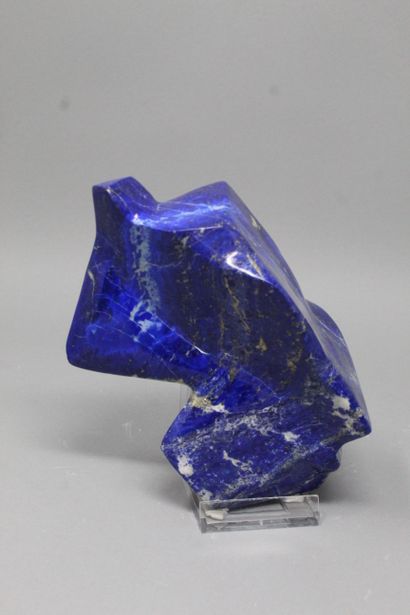  Lapis Lazuli : beau bloc poli d'un bleu profond, avec inclusions de pyrite et 
calcite...