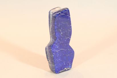 null Joli bloc de lapis lazuli 
Afghanistan. 
Hauteur : env. 19 cm.
