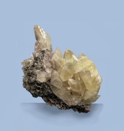 Calcite, quartz : prismes calcite biterminés,...