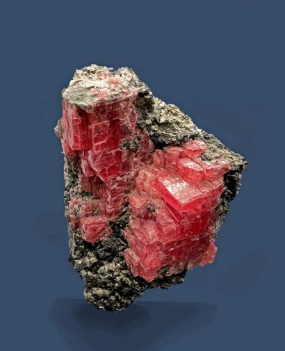 null Very nice rhodochrosite, quartz, blende, pyrite: two large layered crystals



(assembly...