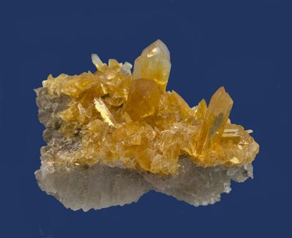 null Beautiful gypsum / selenite: pointed, yellow, gemlike, brilliant 

Mine of Salinas...