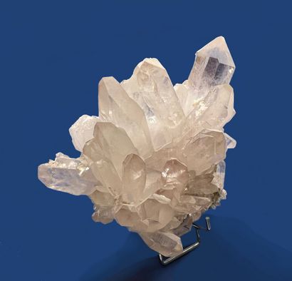 null Hyaline quartz: very nice sheaf of well terminated, slightly pinkish, squat...